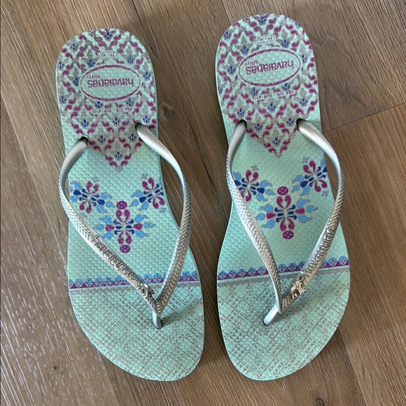 Havaianas Flip Flops With Elephant Charm Bohemian Women’s 7/8 Sandals, VGUC - Picture 1 of 7